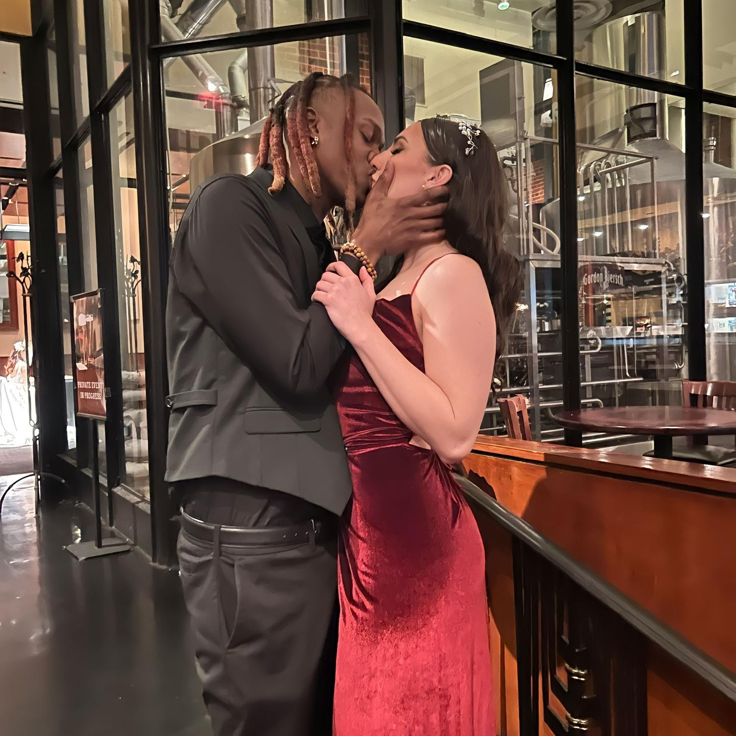 Kisses in Vegas!