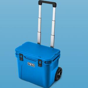 YETI Roadie 32 Wheeled Cooler - Big Wave Blue