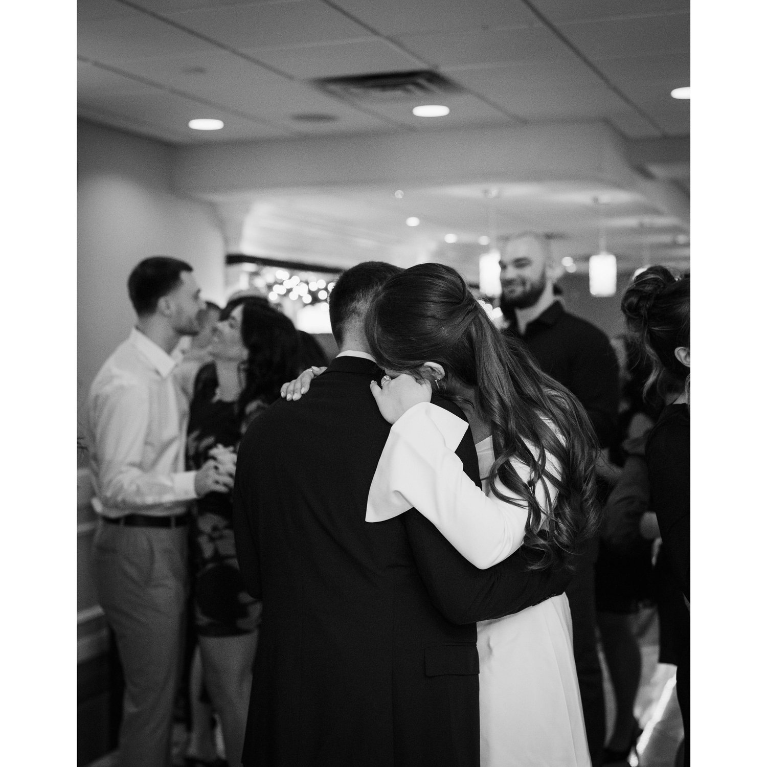 February 1, 2025
Engagement Party at LiGreci's Staaten
Dylan Zipf Photography (Instagram: Dylanzipf_Photography)