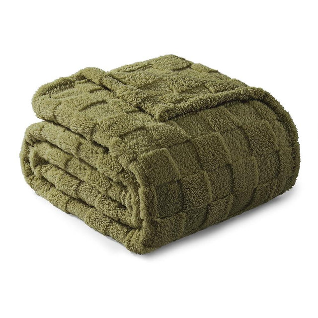 Exclusivo Mezcla Fleece Throw Blanket for Couch, Super Soft 3D Checkered Jacquard Bed Blanket, Cozy Fluffy Lightweight Blanket for All Seasons, 50x60 Inches, Olive Green Blanket