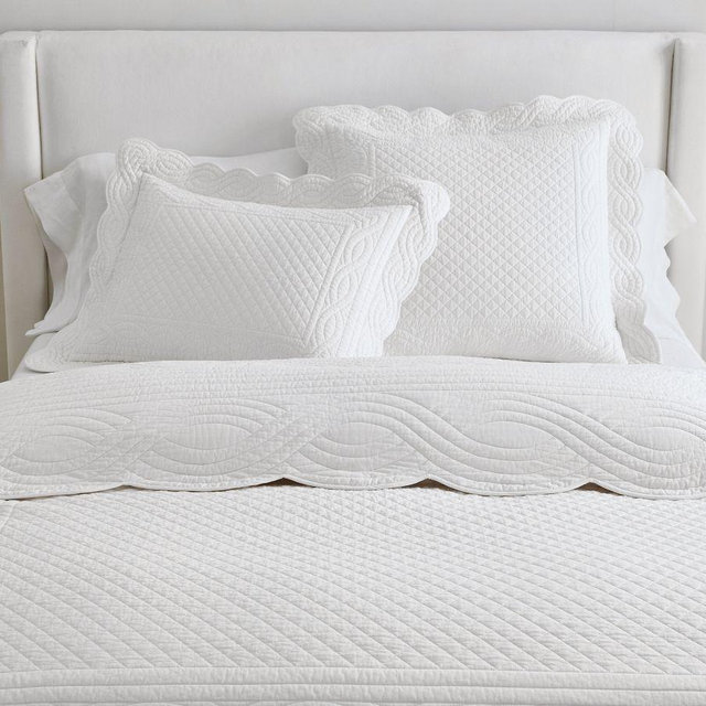 Heirloom Scallop Quilt, Full/Queen, White