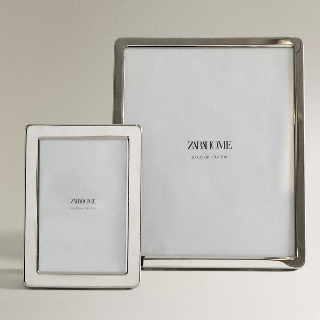 ROUND-EDGED METAL PICTURE FRAME