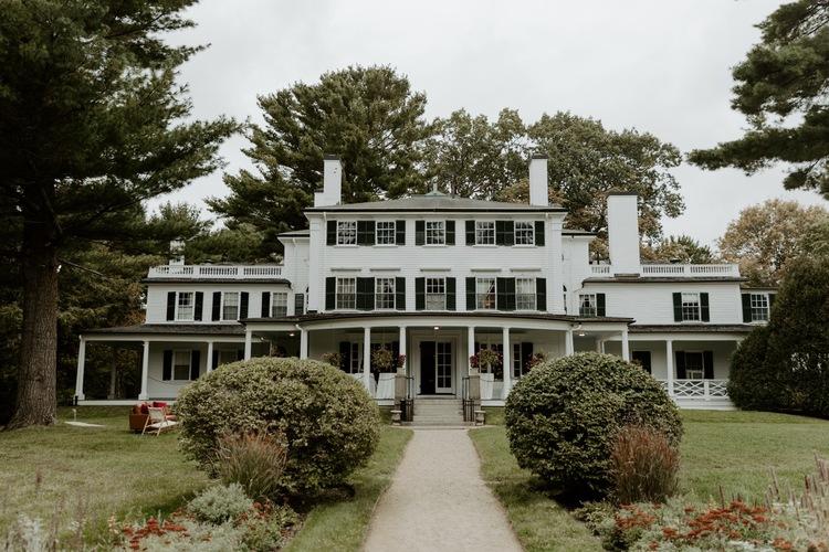 The Wedding Website of Nicole Langlois and Benjamin Miles