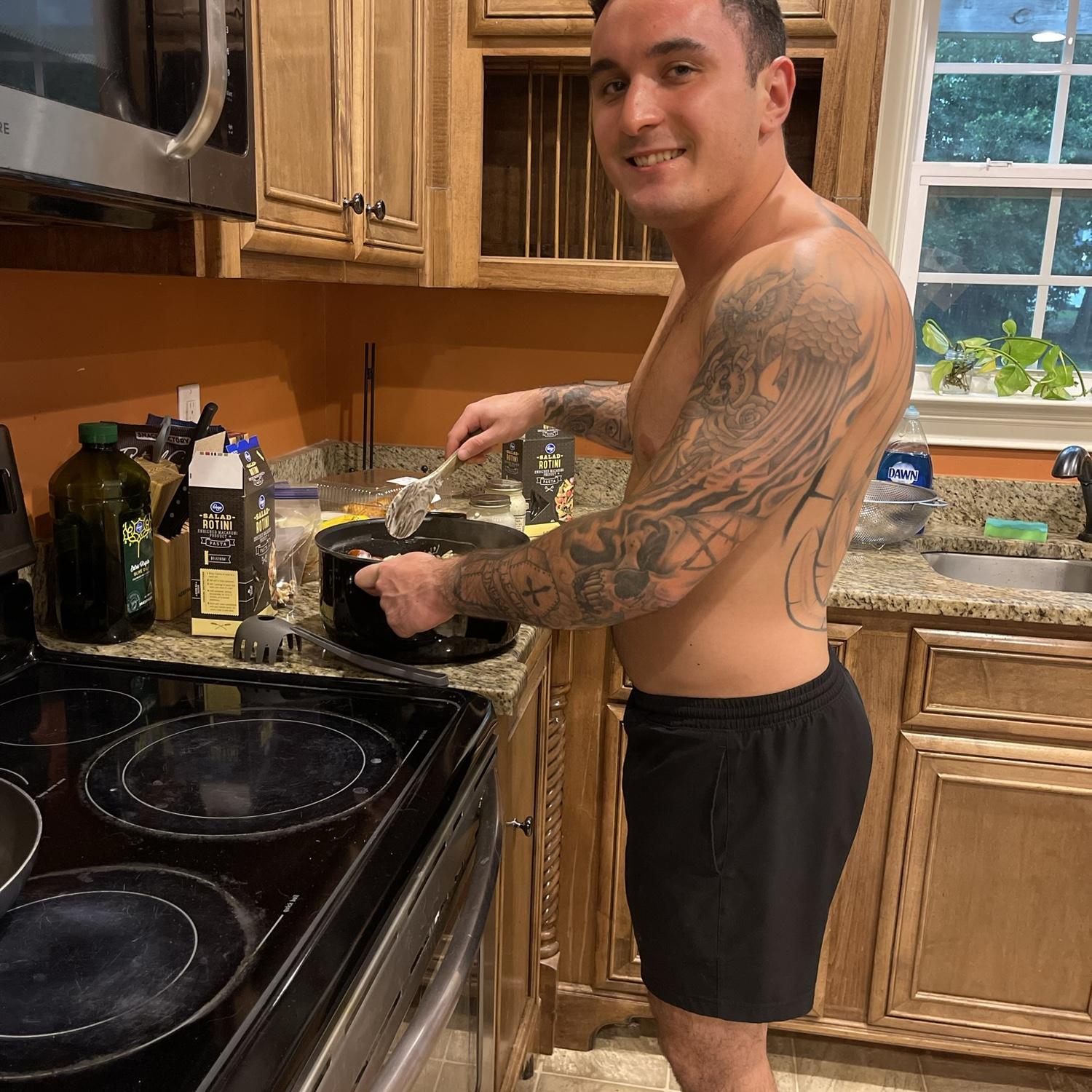 7/12/22: Gage cooking Sophie dinner the day she moved in with him. This didn’t last long!