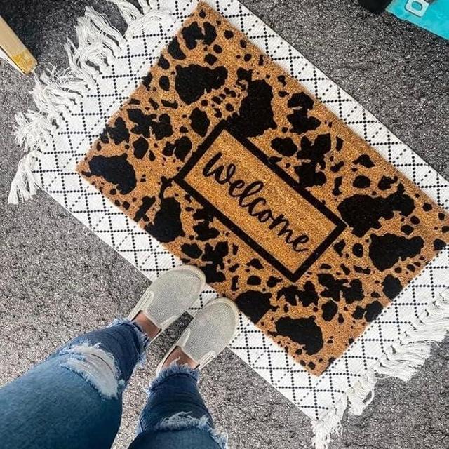 VEWETOL Cow Pattern Doormat|Welcome Front Doormat|Outdoor Porch Decor,Indoor Floor Mats,Washable Entrance Welcome Doormat,Front Door Bedroom Kitchen Bathroom Floor Mats 18X30 Inches
