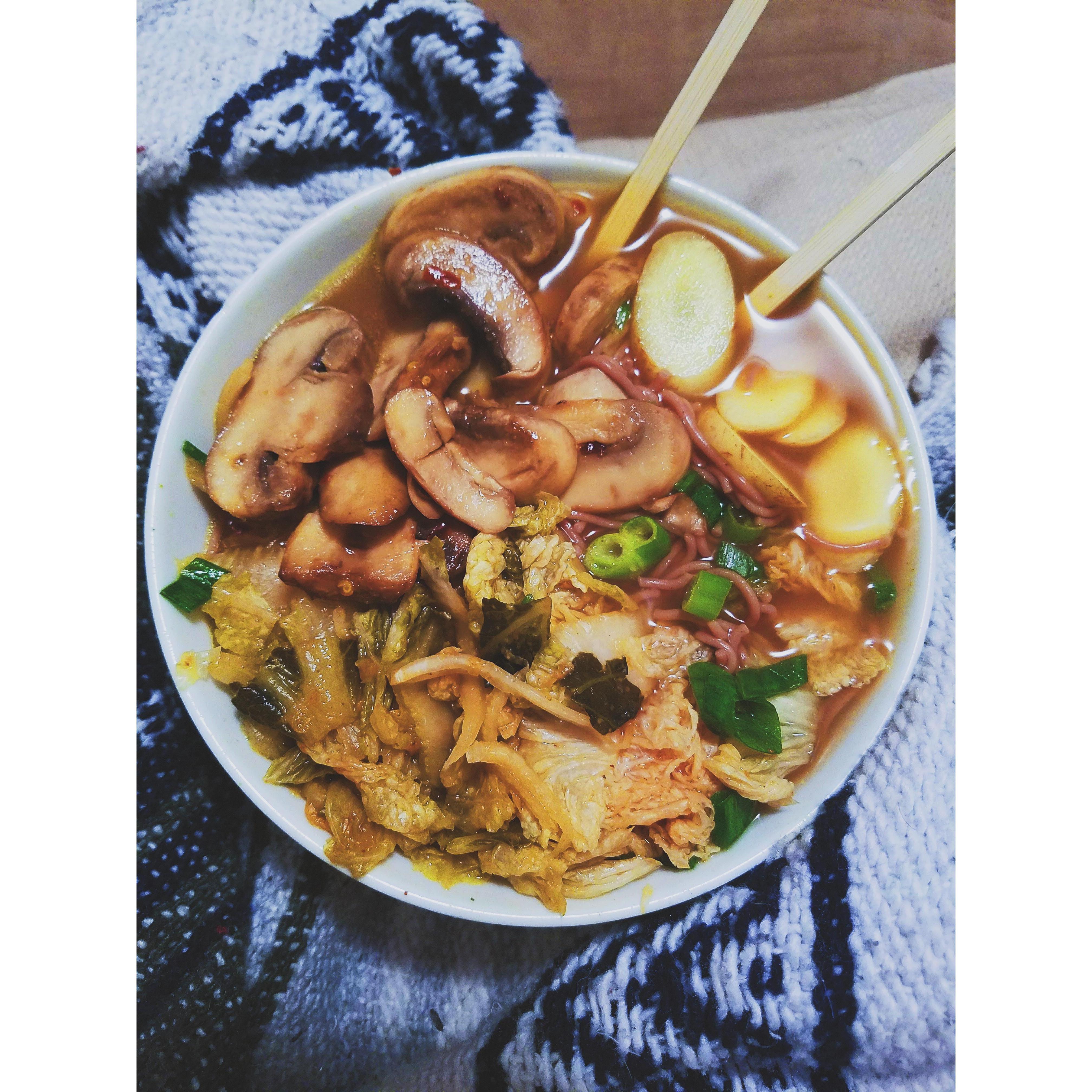 September 16th, 2017:
A delicious pho soup Emilio made for the two of them! 🍜