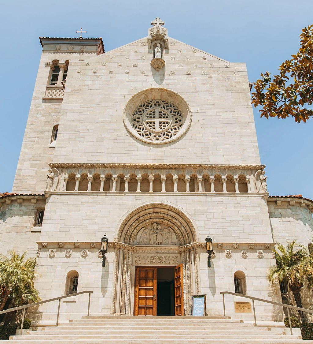 The Wedding Website of Andrea Flores and Nick Fontaine
