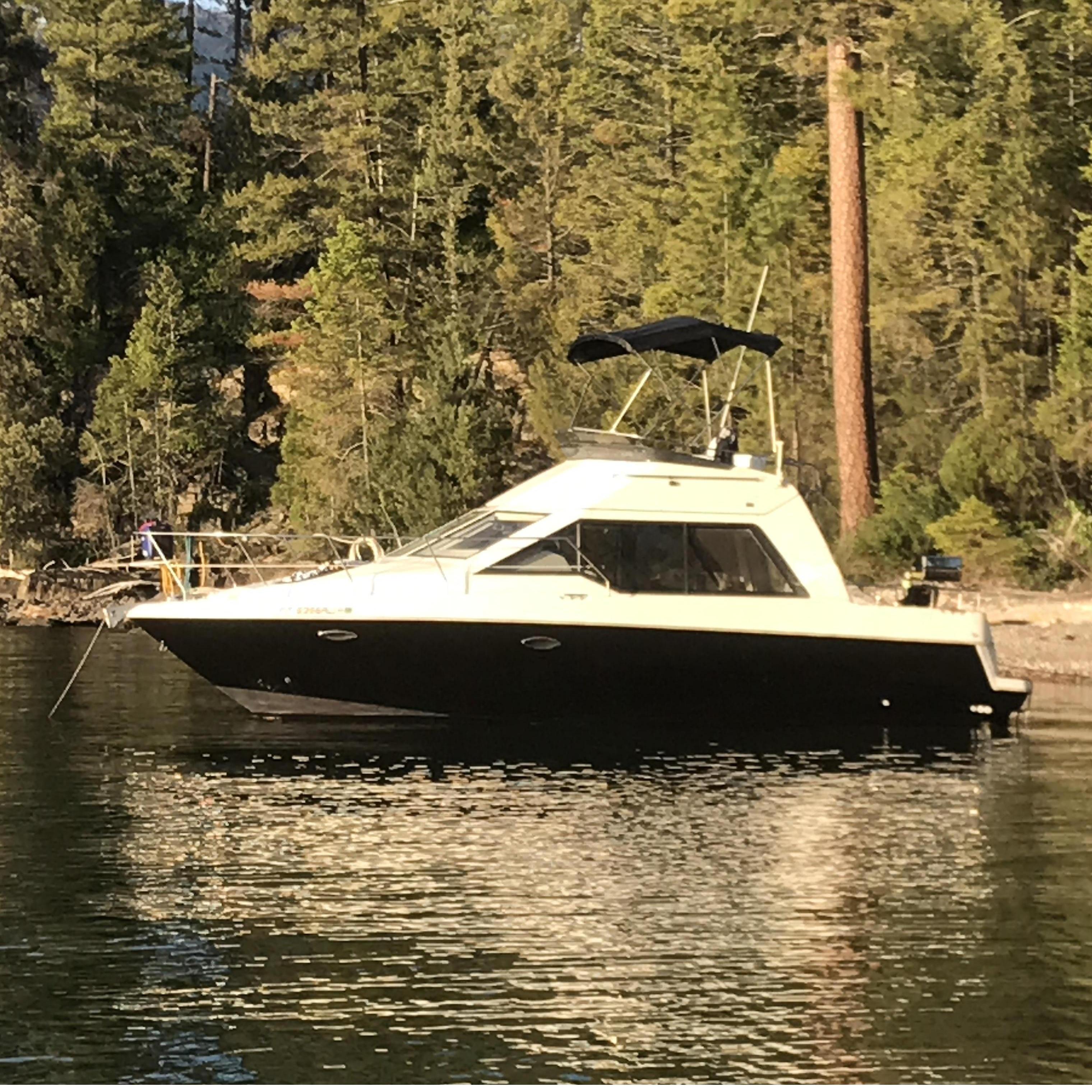 WE BOUGHT A BOAT!