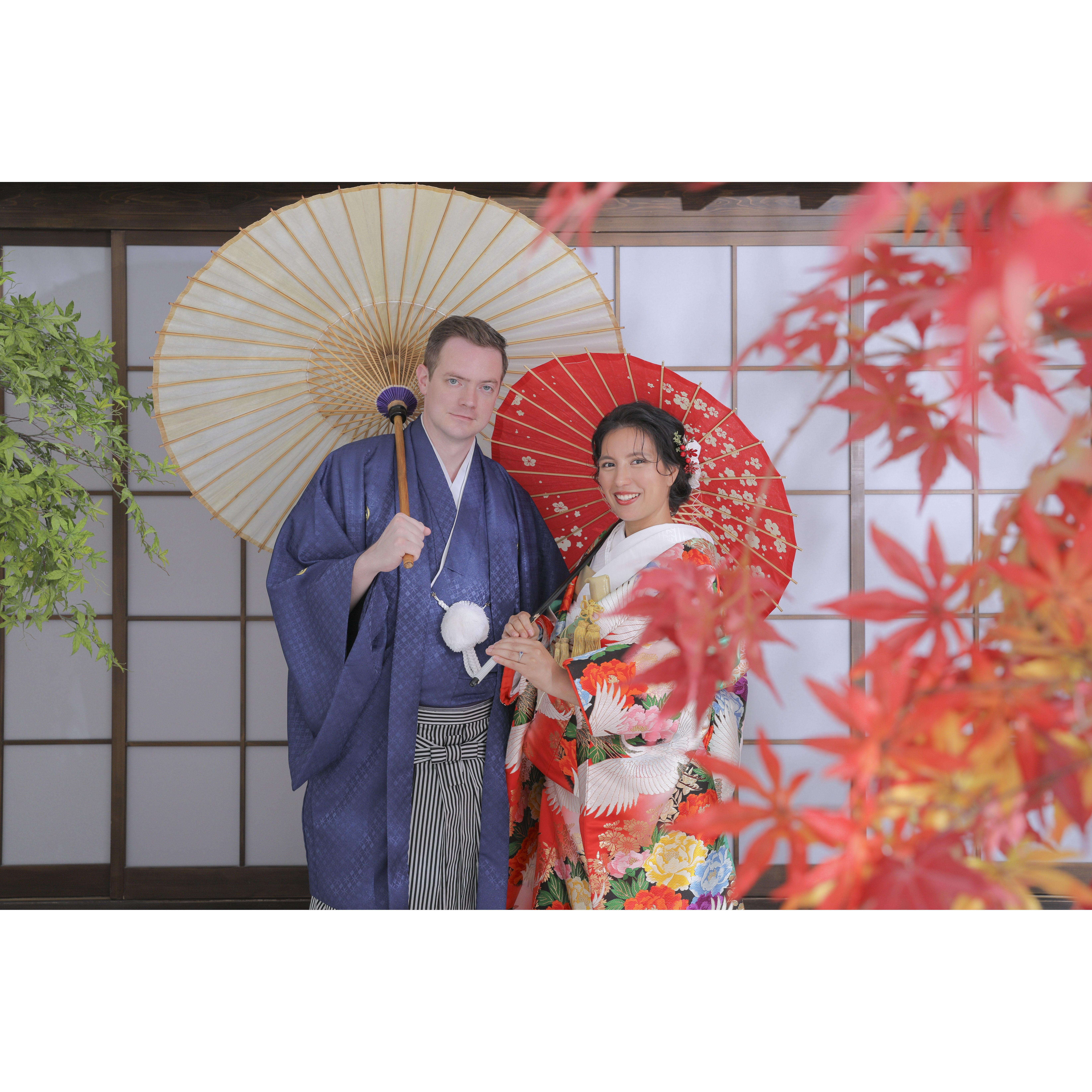 We live in Japan, so we have Japan wedding photos, too.