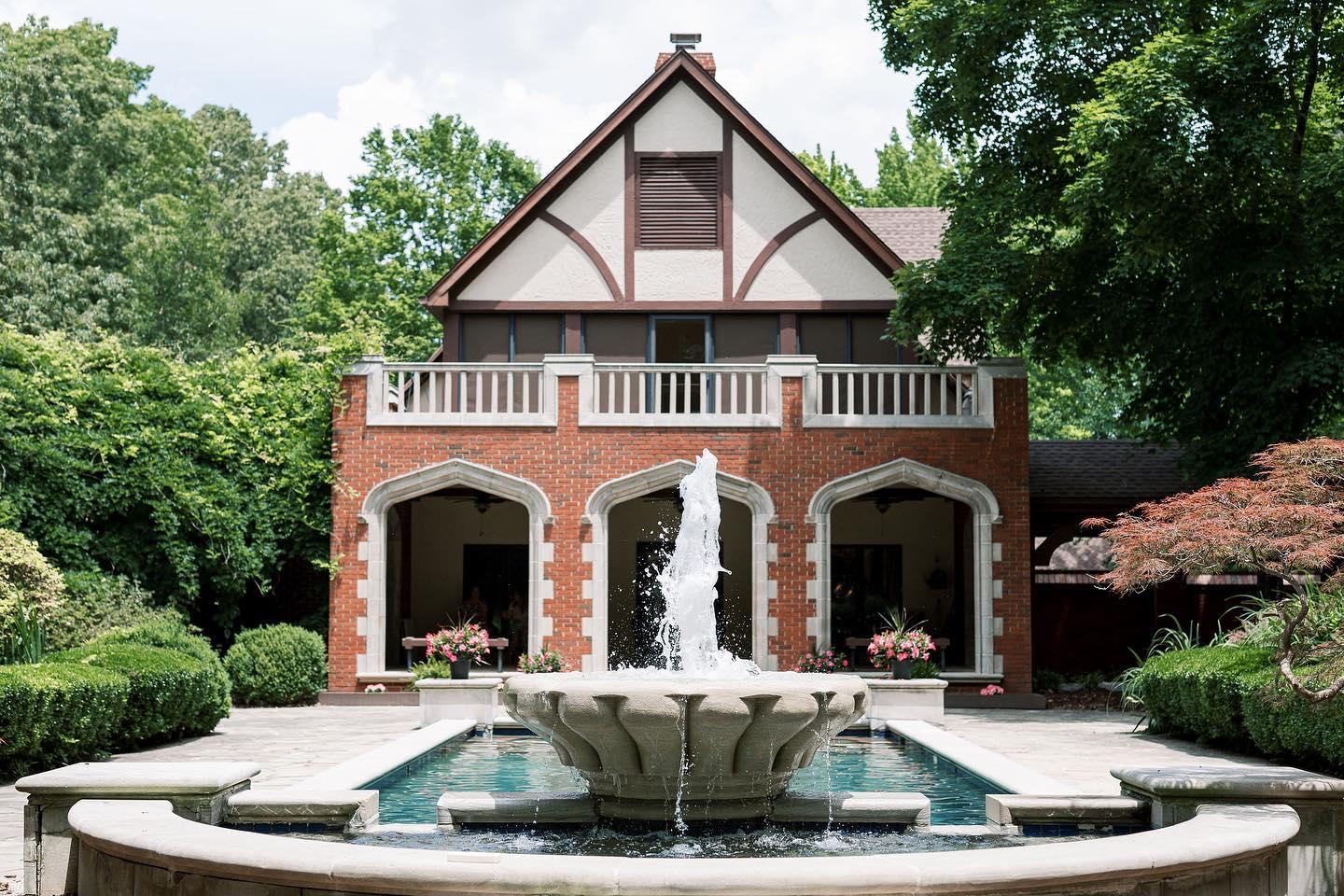 The Wedding Website of Victoria Buehler and Jake Sudbury