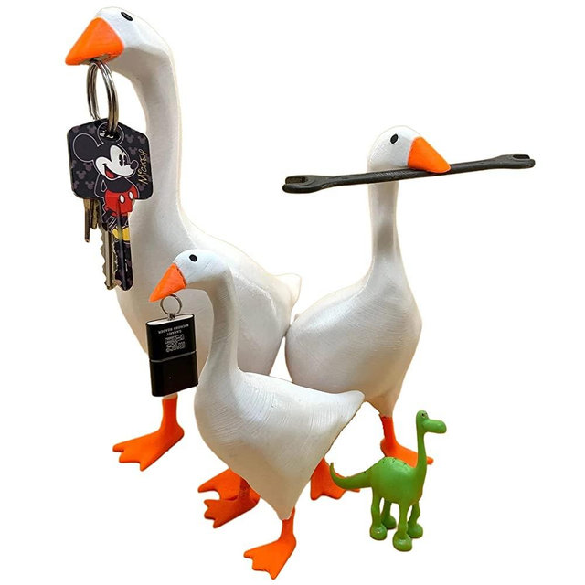 GRAPMKTG Magnetic Goose Key Holder Cute Home Decor Kawaii Room Office Table Desk Decor Aesthetic Funny Sculpture Bedroom Decor Housewarming Gift for Women Men1 Pack