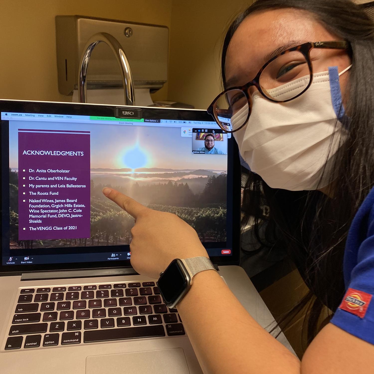 Supporting each other from afar 💕
Leia took a break in between patients at clinic to tune into Andrew’s research presentation