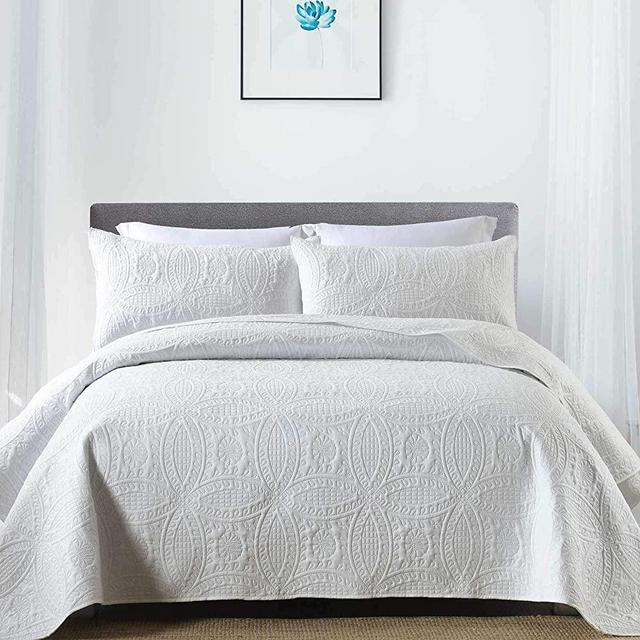 Boryard 3-Piece King Quilt Set, Lightweight Soft Bedspread (104x90 inches) with 2 Pillow Shams (20x36 inches), White