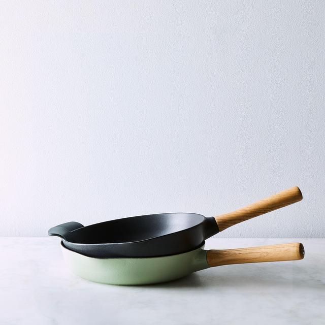 Modern Cast Iron Fry Pan, 10.25" (Green)