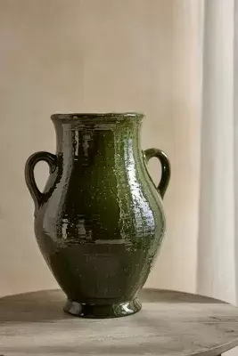 Elena Vase
