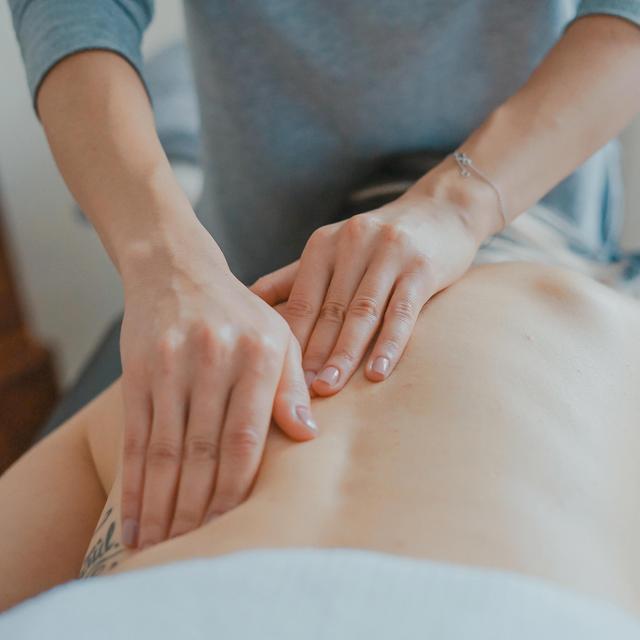 Relaxing Massage Before The Wedding