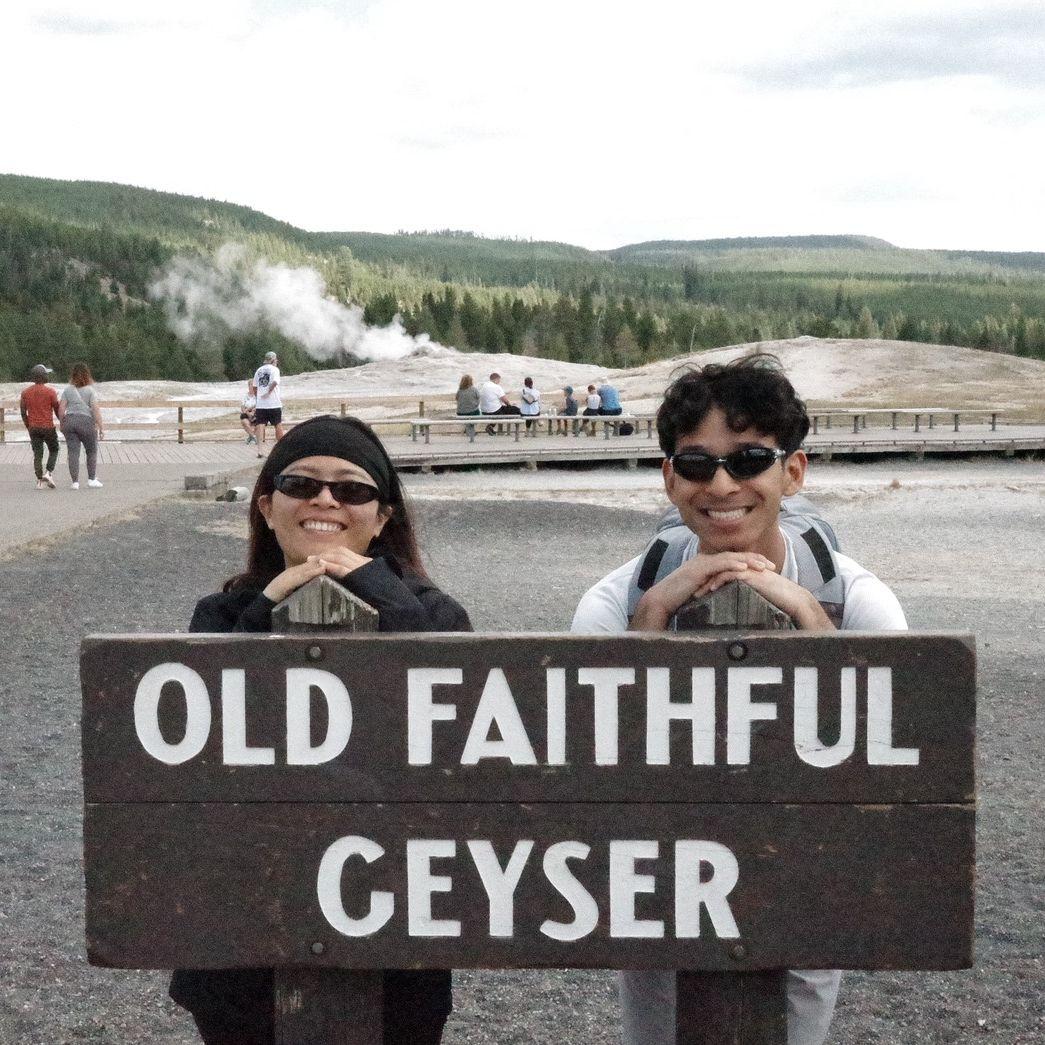 Yellowstone National Park 黃石國家公園 "老忠實噴泉"