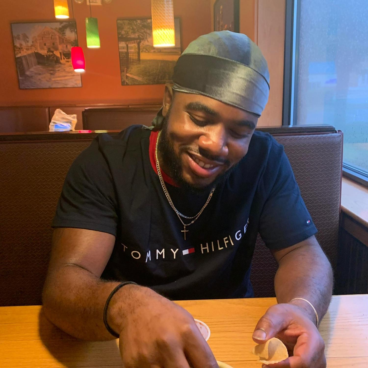 Our first date ❤️ he made me try Applebees’ spinach & artichoke dip. I now love it!