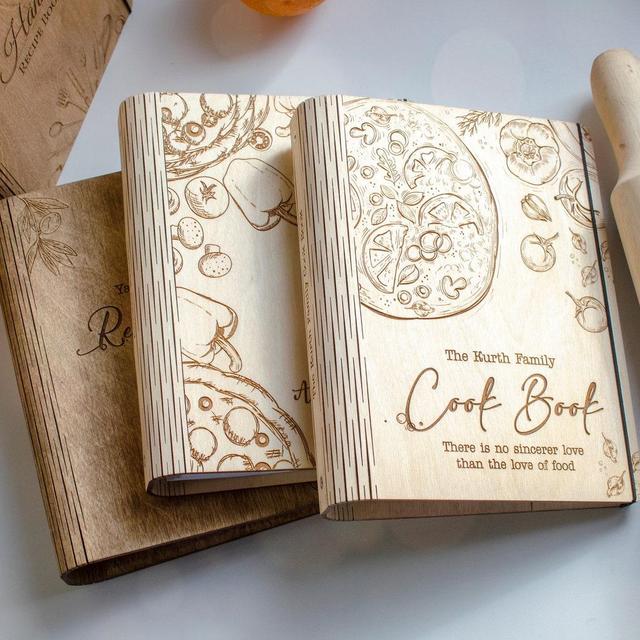 Family Cookbook / Personalized recipe book /Wooden Binder