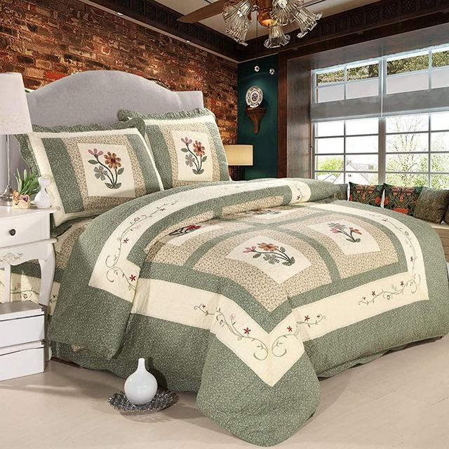 vctops 3 Piece Embroidered Floral Quilted Bedspread Quilt Set 100% Cotton Reversible Patchwork Coverlet Set 1 Quilt and 2 Pillow Shams (Green,Queen)