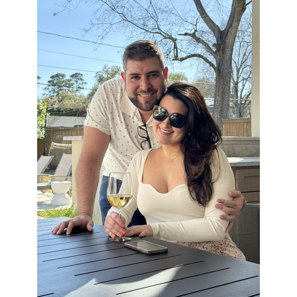 A toast to us!
Un brindis por nosotros!