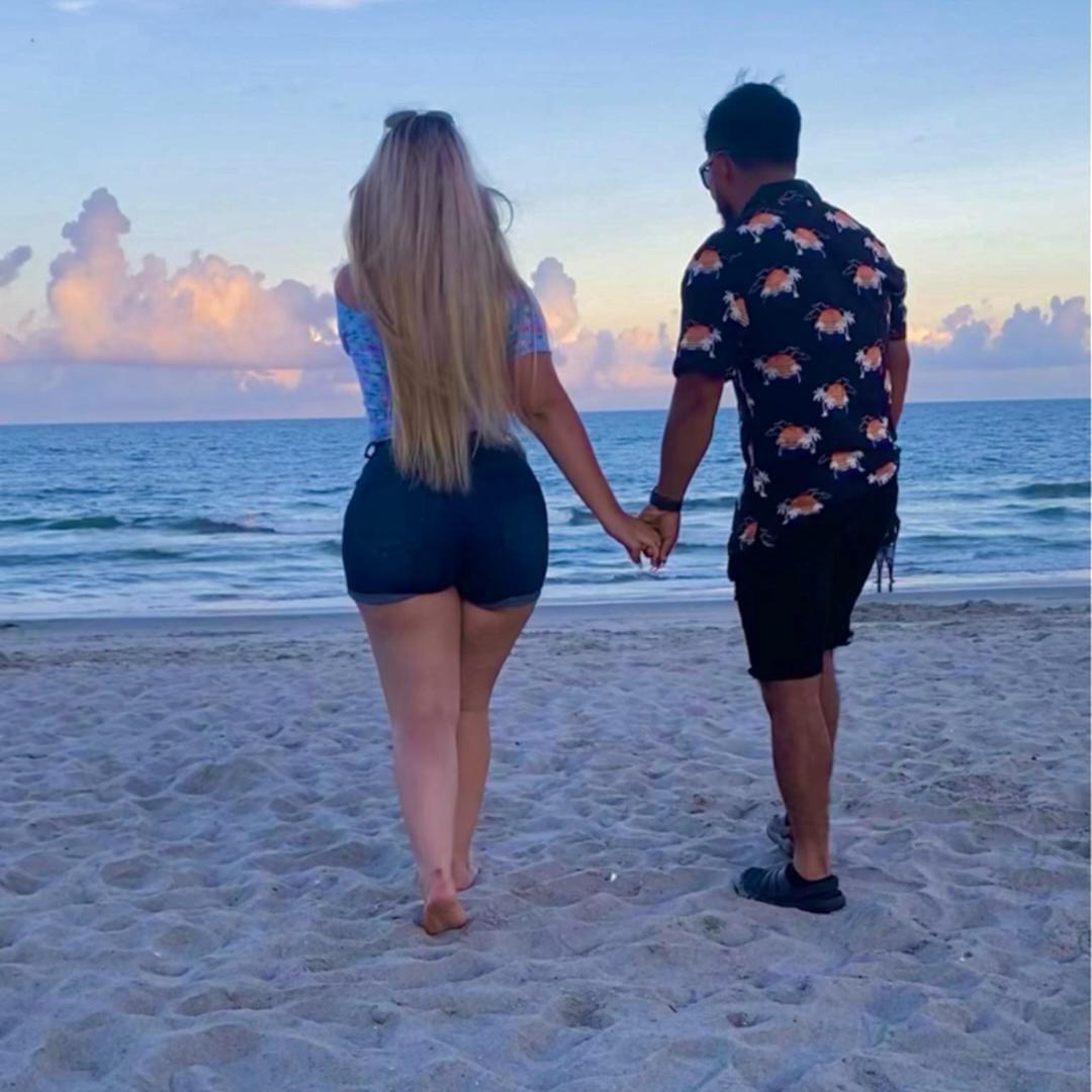 I want to walk by your hand any and every where we go👩🏻‍❤️‍👨🏻