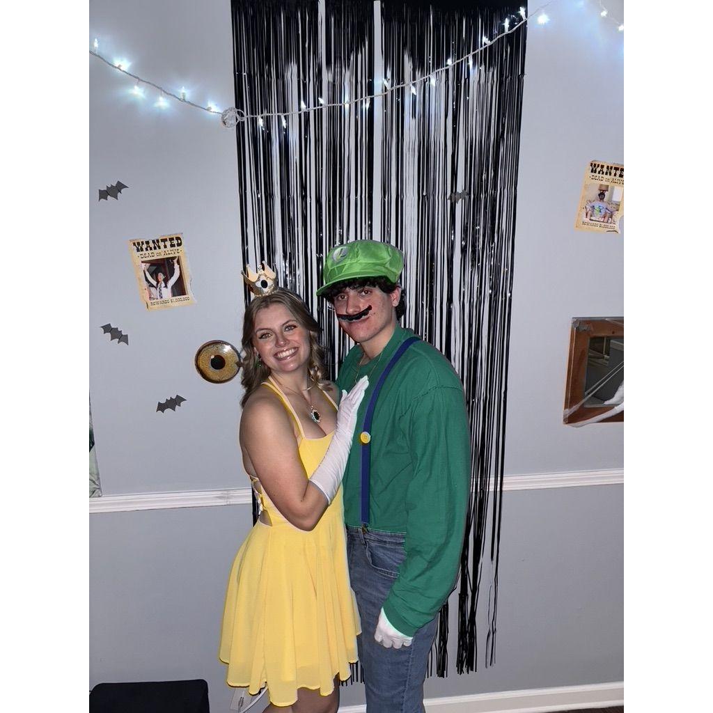 Halloween 2024: Luigi and Daisy!
