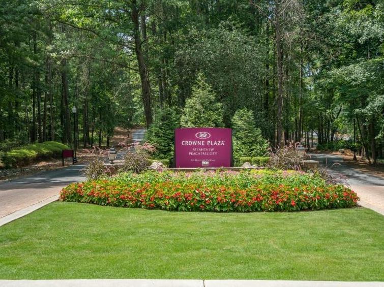 The Wedding Website of Ashleigh Nichole' and Jared Joseph