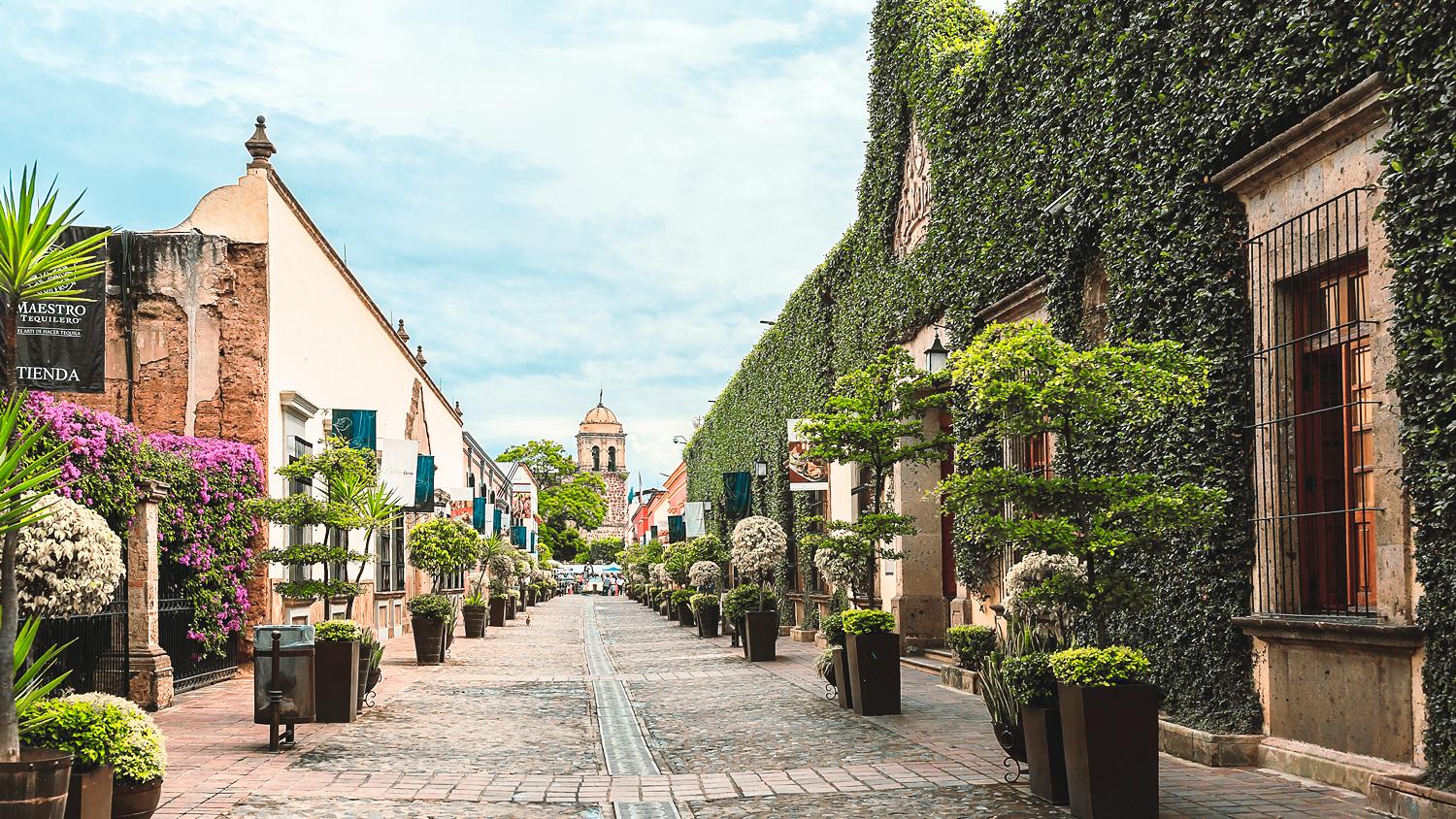 The Wedding Website of Vanessa Villarruel and Alberto Gonzalez