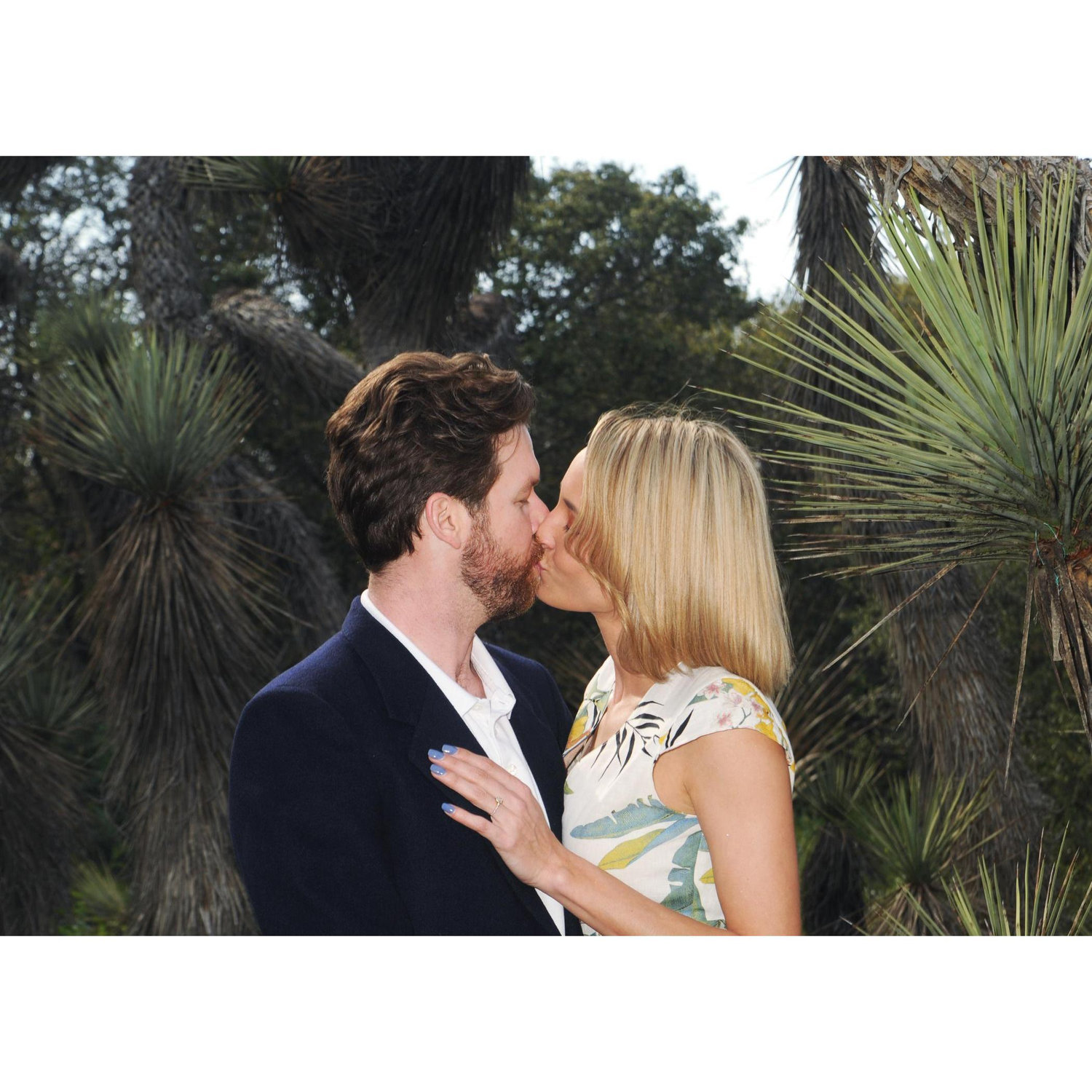 Kissy kiss in the garden