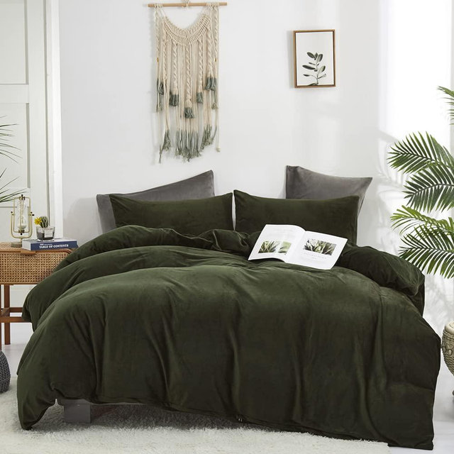 CLOTHKNOW Army Green Comforter Set King Hunter Green Velvet Bedding Comforter Sets Green Bedding Sets Dark Green Comforter Green Fluffy Bedding King Soft Cozy 3Pcs Green Comforter King Bed