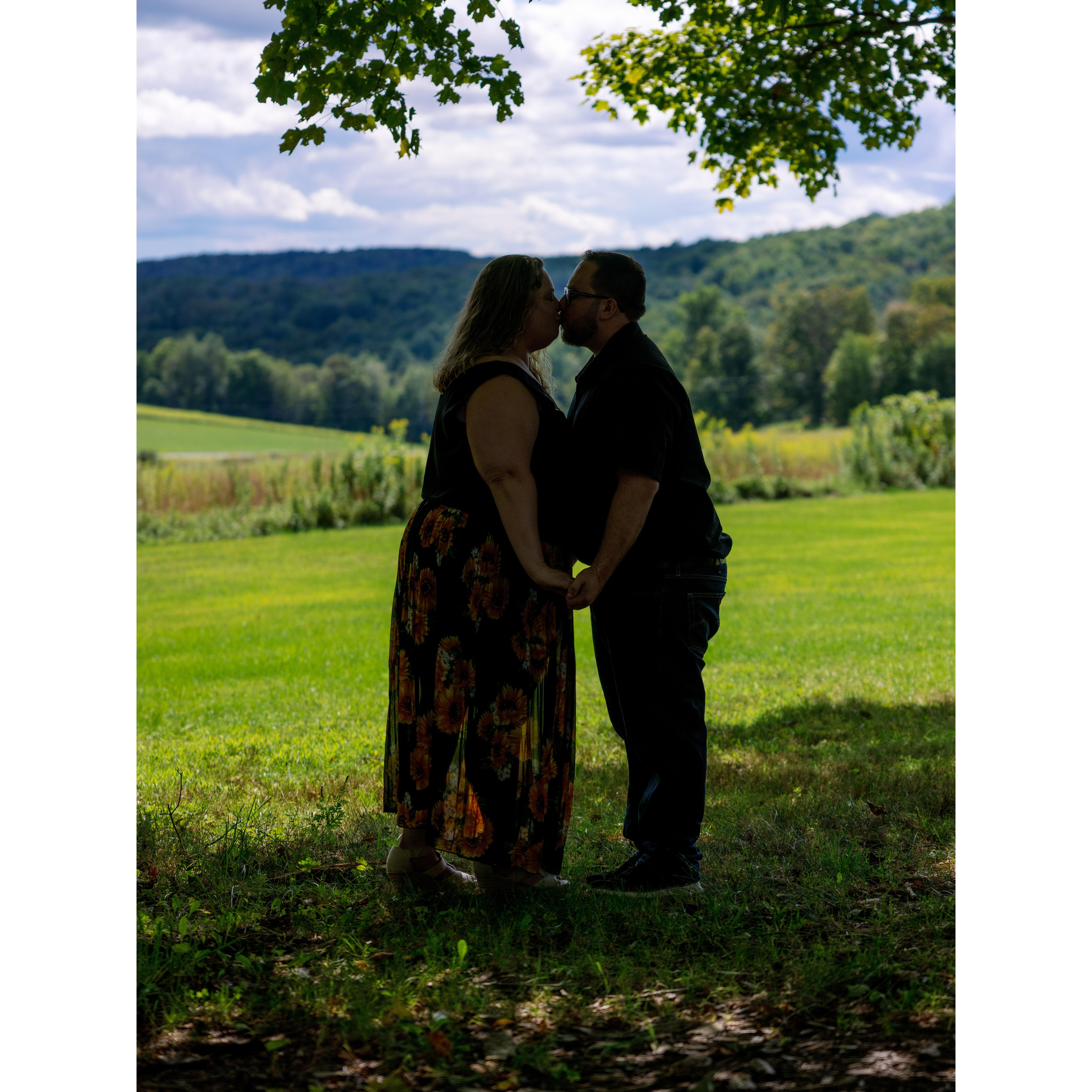 Engagement Session-Gilbertsville Farmhouse (on the mountain)