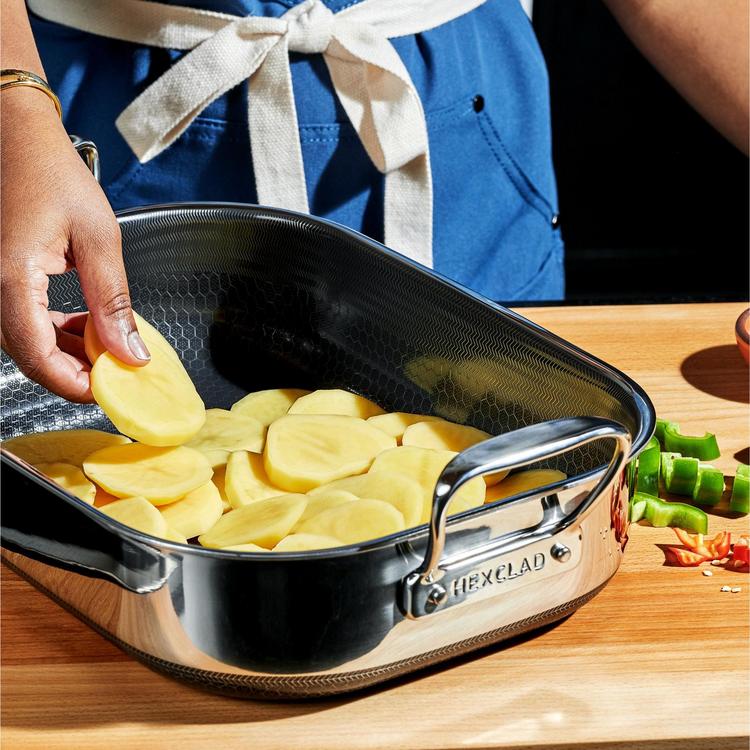 HexClad Hybrid Cookware, Small Roasting Pan with Rack | Zola