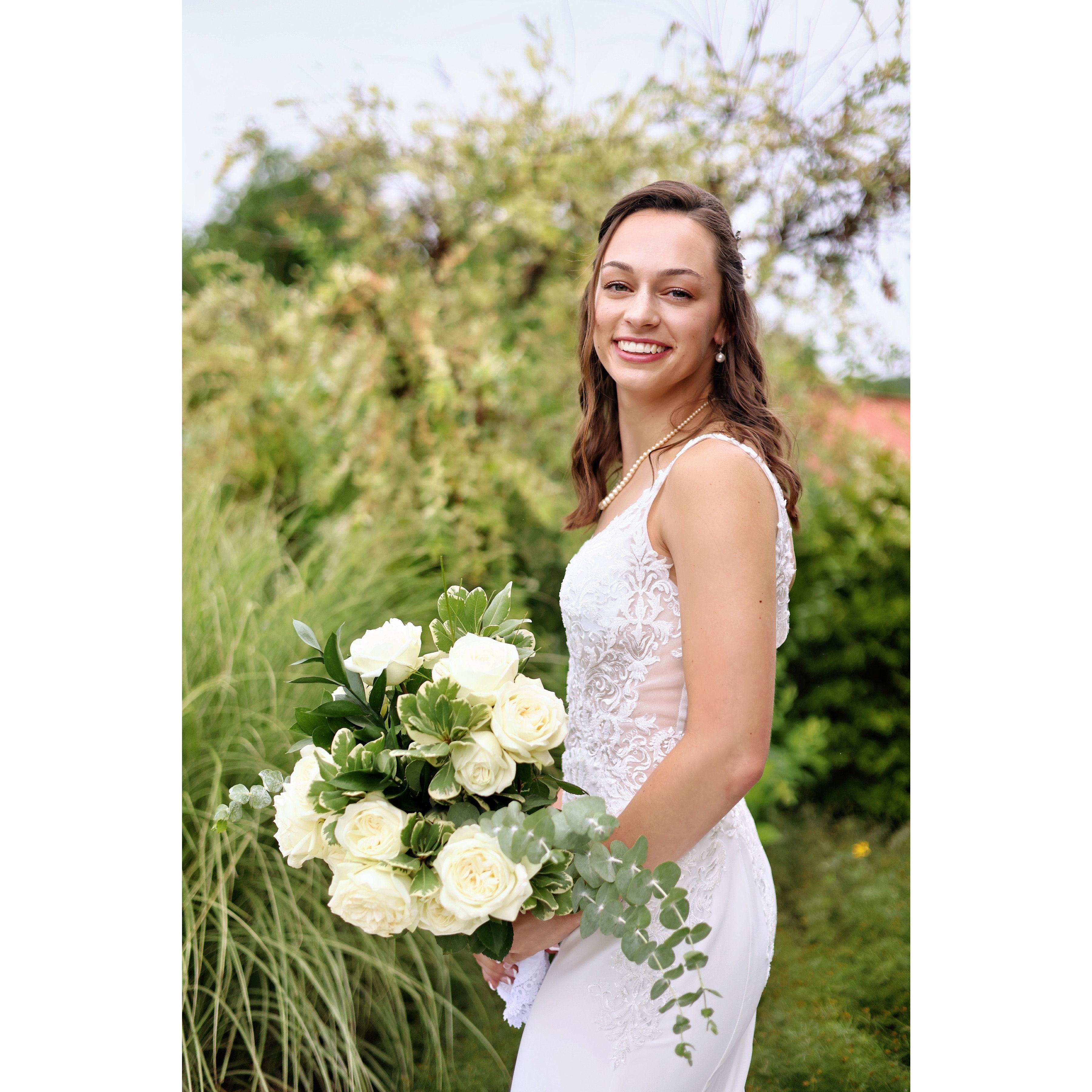 Bride's Portraits - https://photos.app.goo.gl/eEjbxPooaujYn19r8
