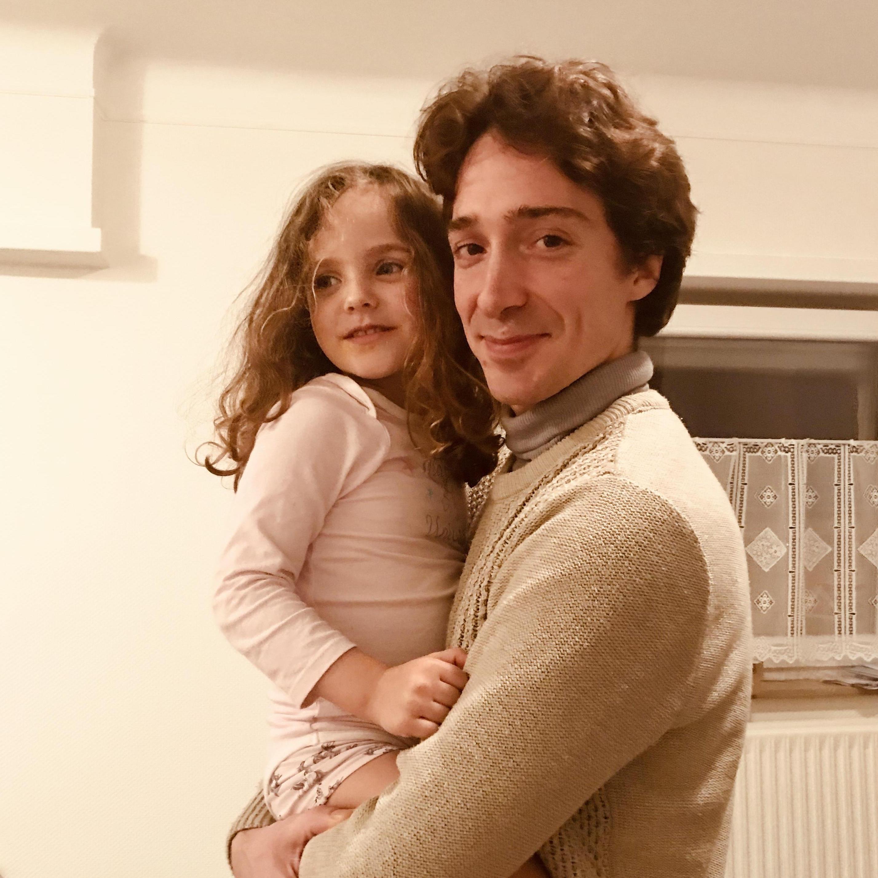 Fede fece colpo sulla figlia di Leria Talitha (Hermione ne e’ la madrina), sara’ una nostra damigella nel nostro matrimonio Inglese 💕