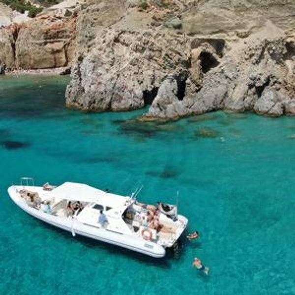Honeymoon: Speedboat Tour in Milos, Greece