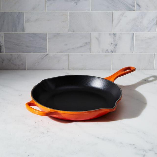 Le Creuset ® Signature 1.75-Qt. Graphite Grey 10" Skillet