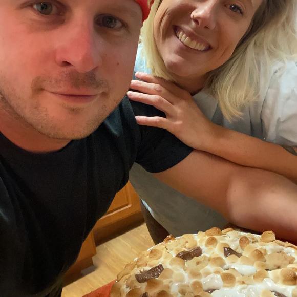 One of dates in our adventure scratch off date book was to make a dessert, but one person gives the instructions while one is blindfolded. It was a fun experience 🥰