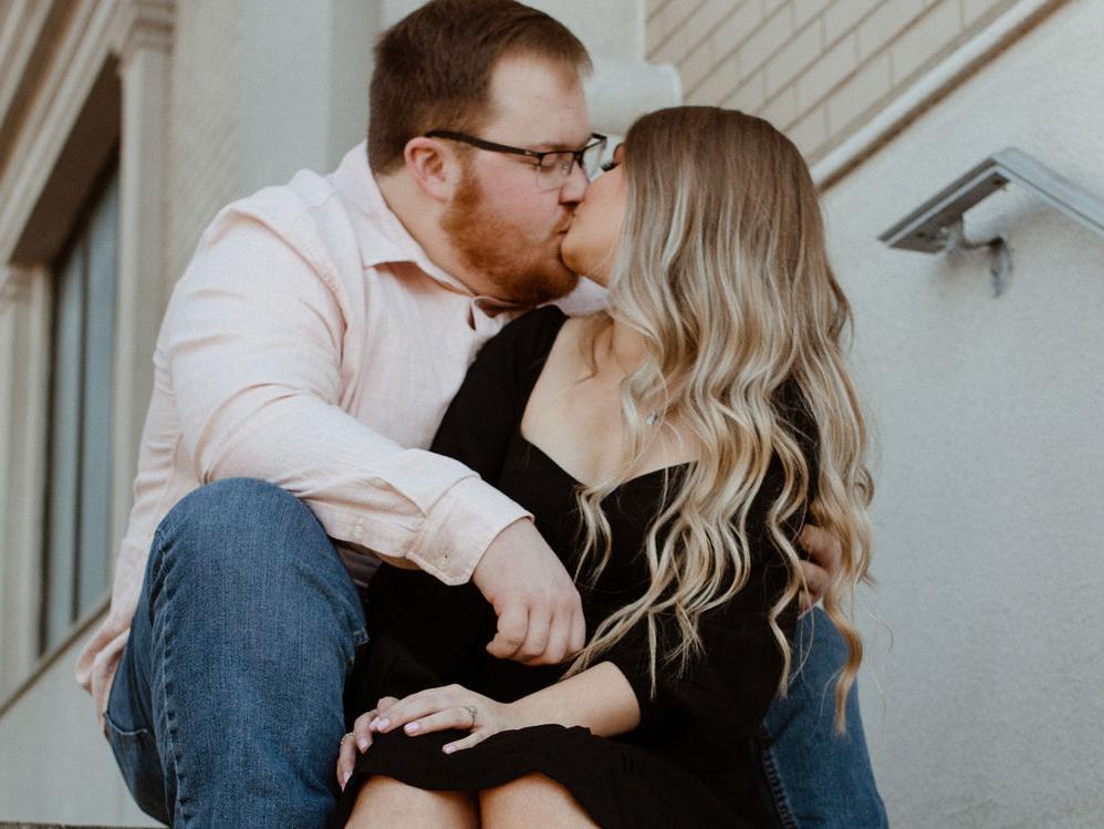 The Wedding Website of Alexis Circle and Andrew Sikes