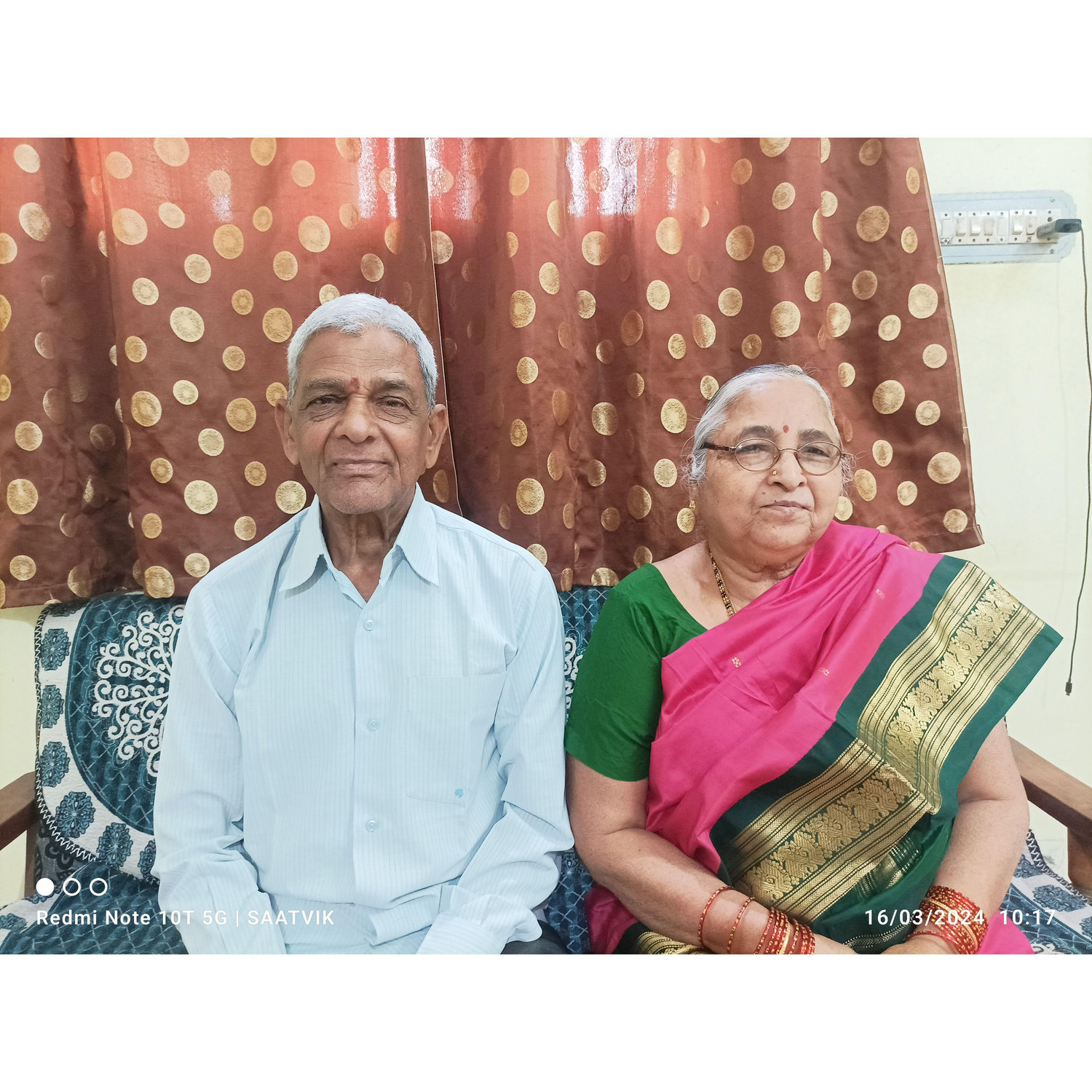 A general symbol for 50 years of celebration is gold; thus, the name. A journey of 50 years together with your spouse is not child’s play, and it calls for a big celebration. Not all couples stay together for such a long time. So, if you’re one of those lucky people, a Golden Jubilee celebration is a MUST.
