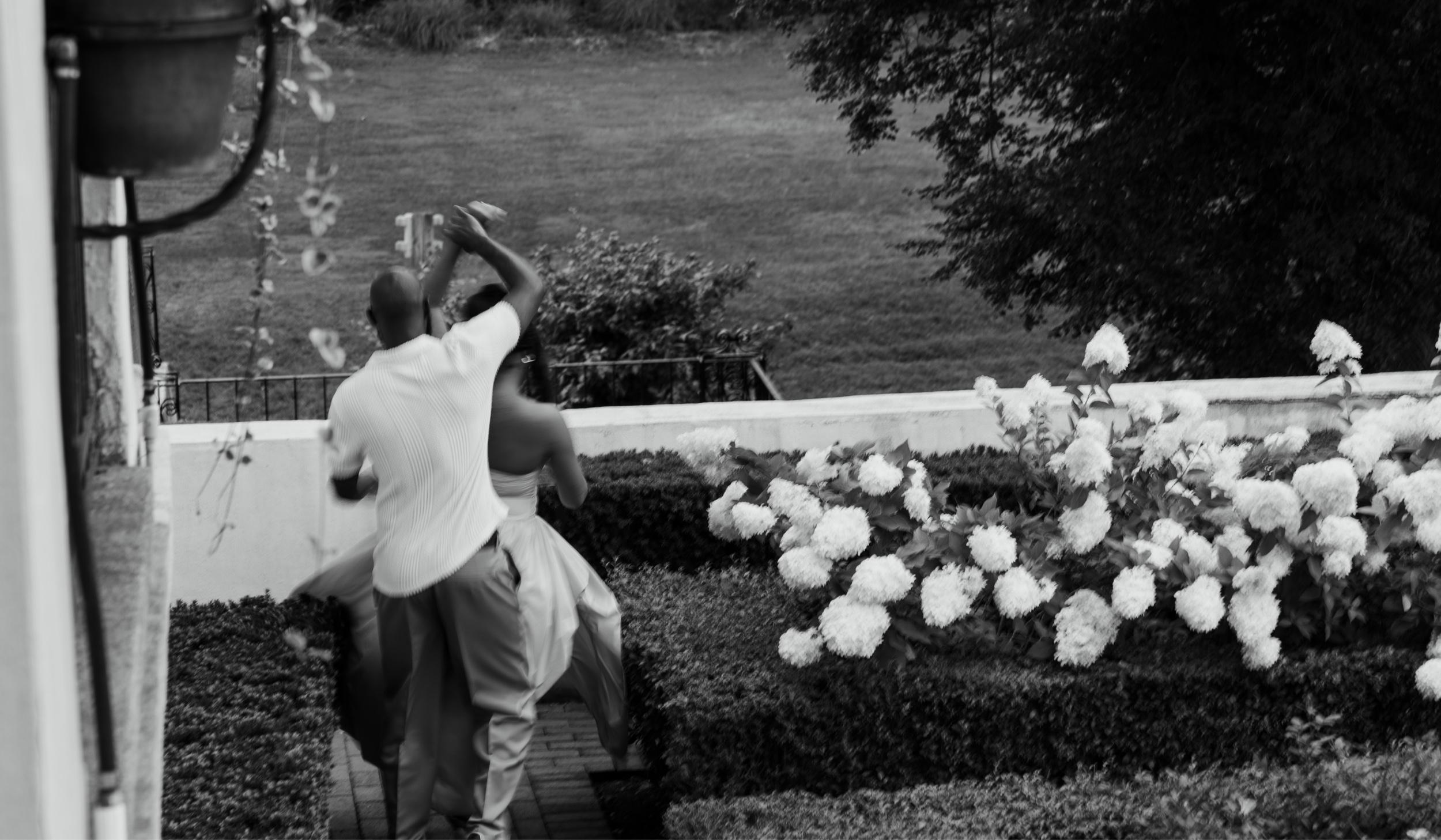 The Wedding Website of Lauren Segars and Sean Lloyd Jr.