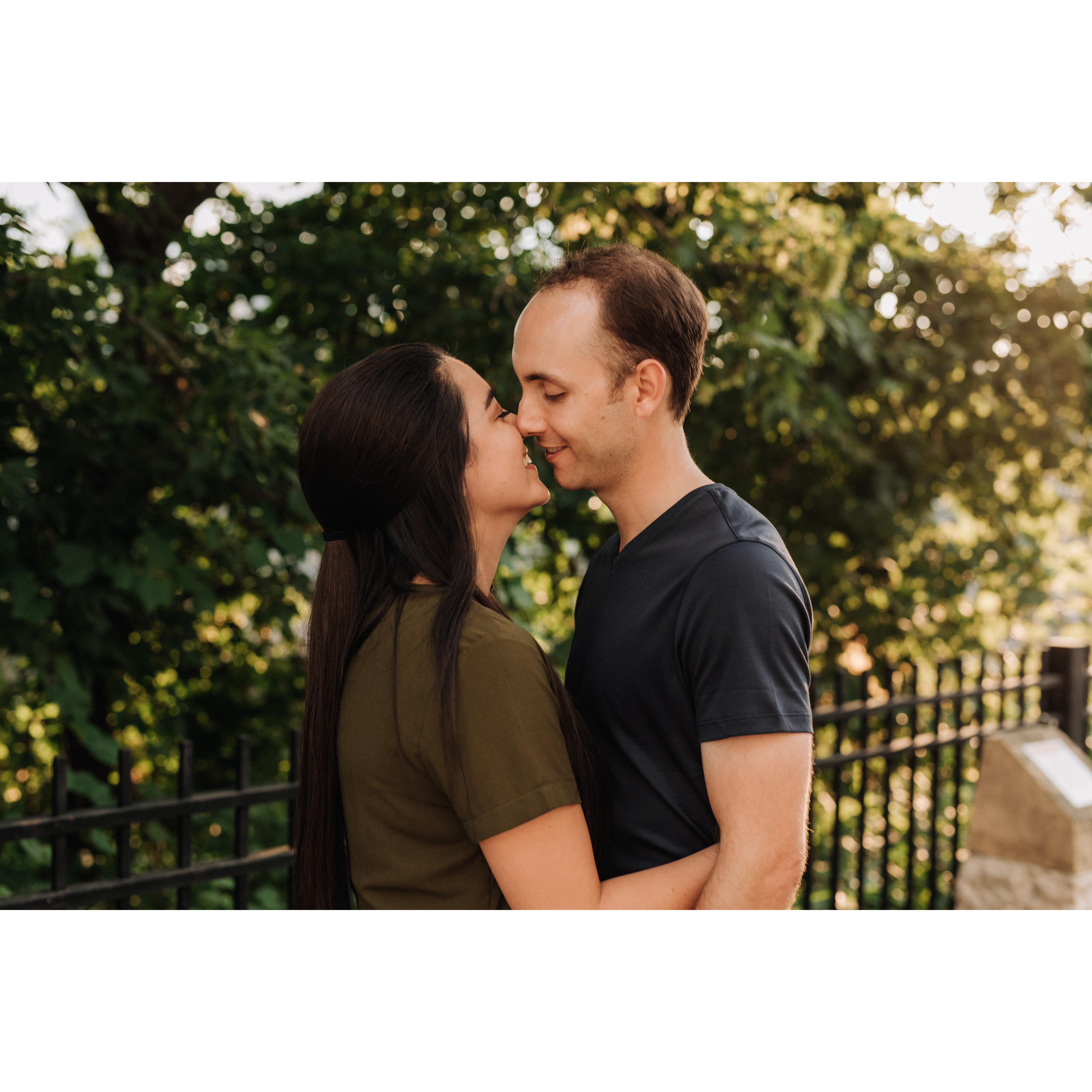 Engagement photos - St. Anthony Main (2020)
