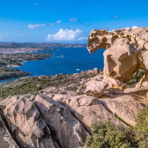 Hiking Tour of Bear Rock + 19th-century forts
