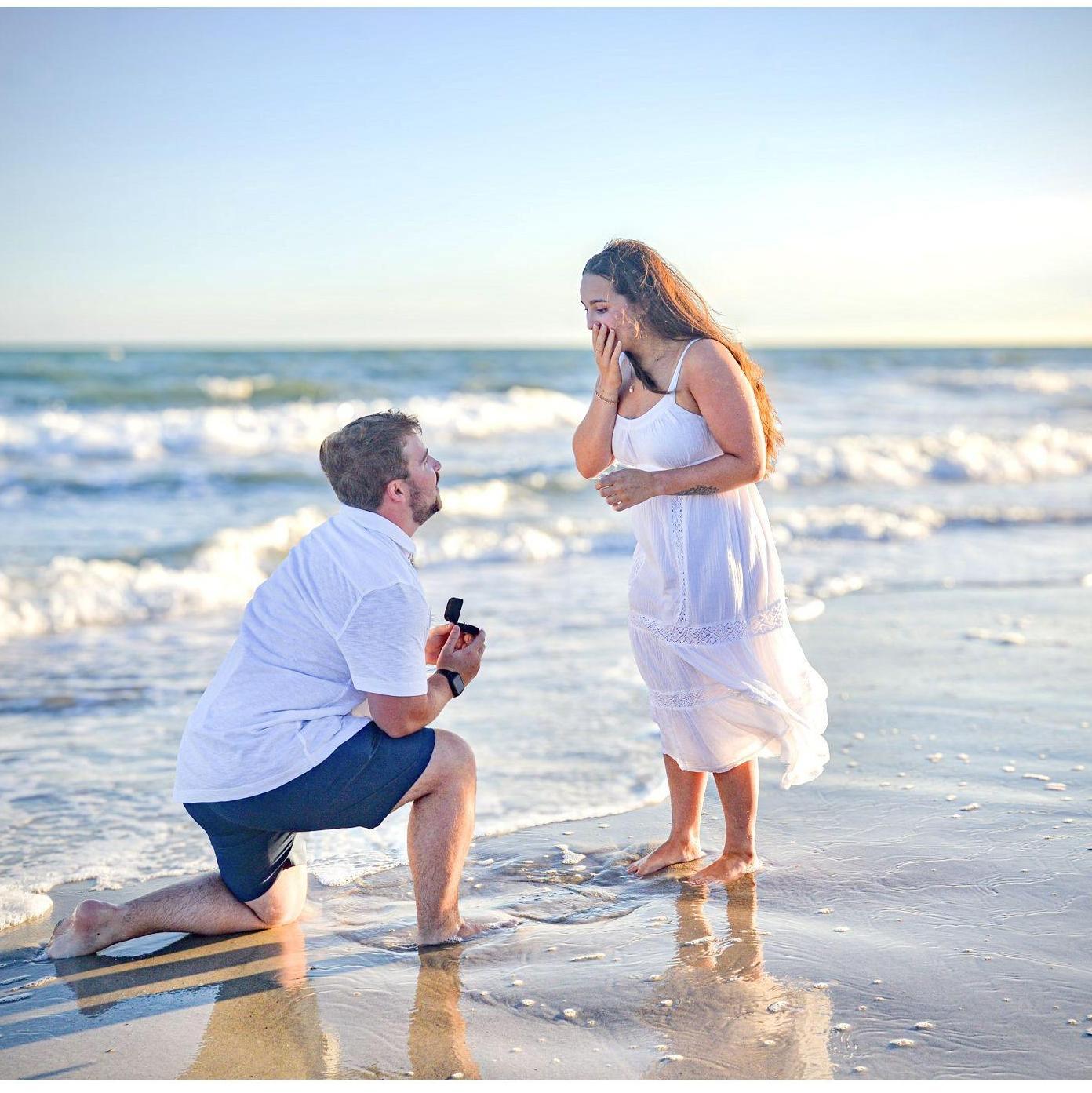 We're engaged!!