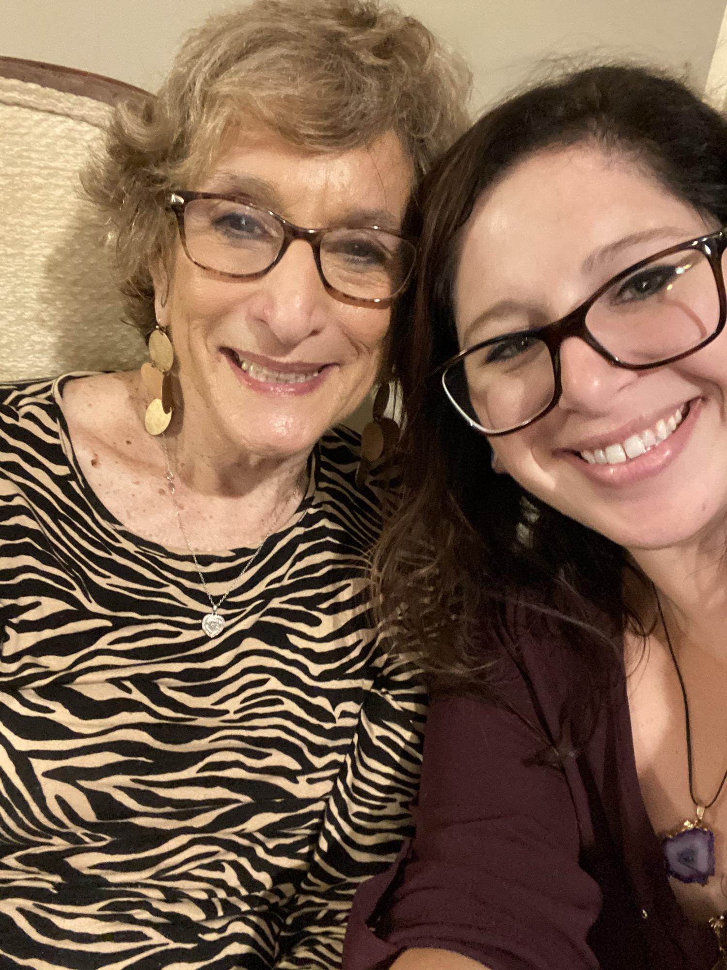 Grandma and Laura 💕