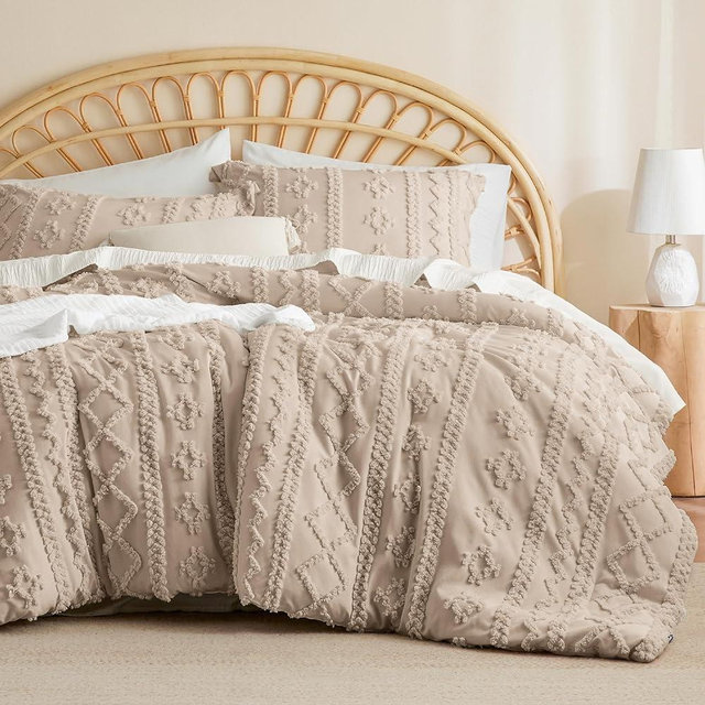 Bedsure Tufted Boho Comforter Set King - Khaki Boho Bedding Comforter Set, 3 Pieces Farmhouse Shabby Chic Embroidery Bed Set, Soft Jacquard Comforter for All Seasons