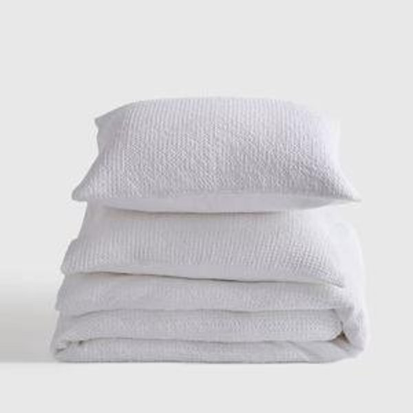 Organic Luxe Waffle Duvet Cover Set in White - Queen