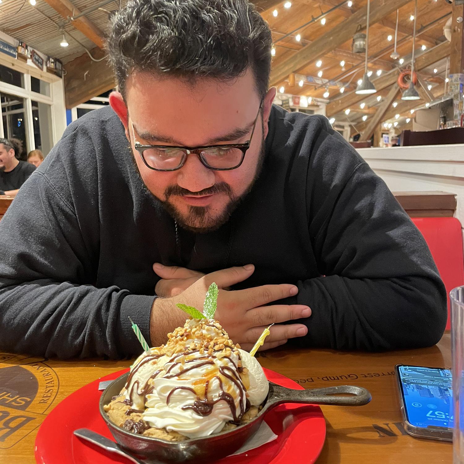 No le gusta celebrar su cumpleaños 😹