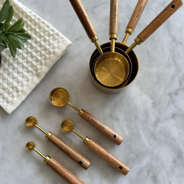 Elegant Acacia Wood and Gold Measuring Cups and Spoons Set - Rustic Kitchen Decor and Stylish Baking Tools