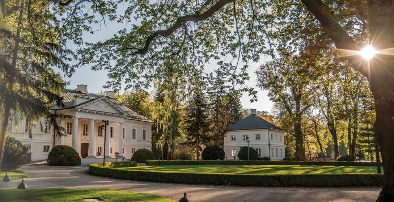 The Wedding Website of Viktoria Szocik and Azad Mohammed